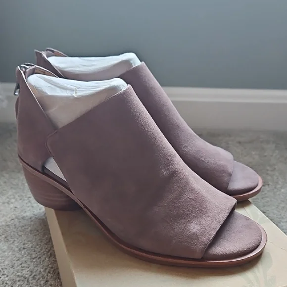 NIB Sofft Carleigh Peep Toe Bootie - Picture 4 of 10